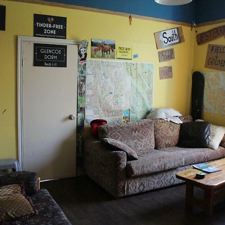 Kicking Horse Backpacker Hostel 골든 외부 사진