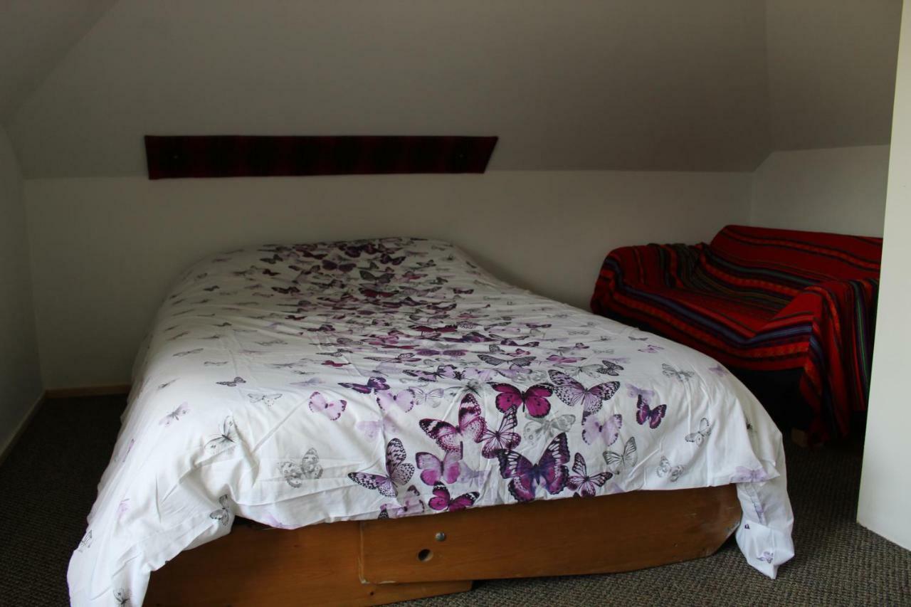 Kicking Horse Backpacker Hostel 골든 외부 사진
