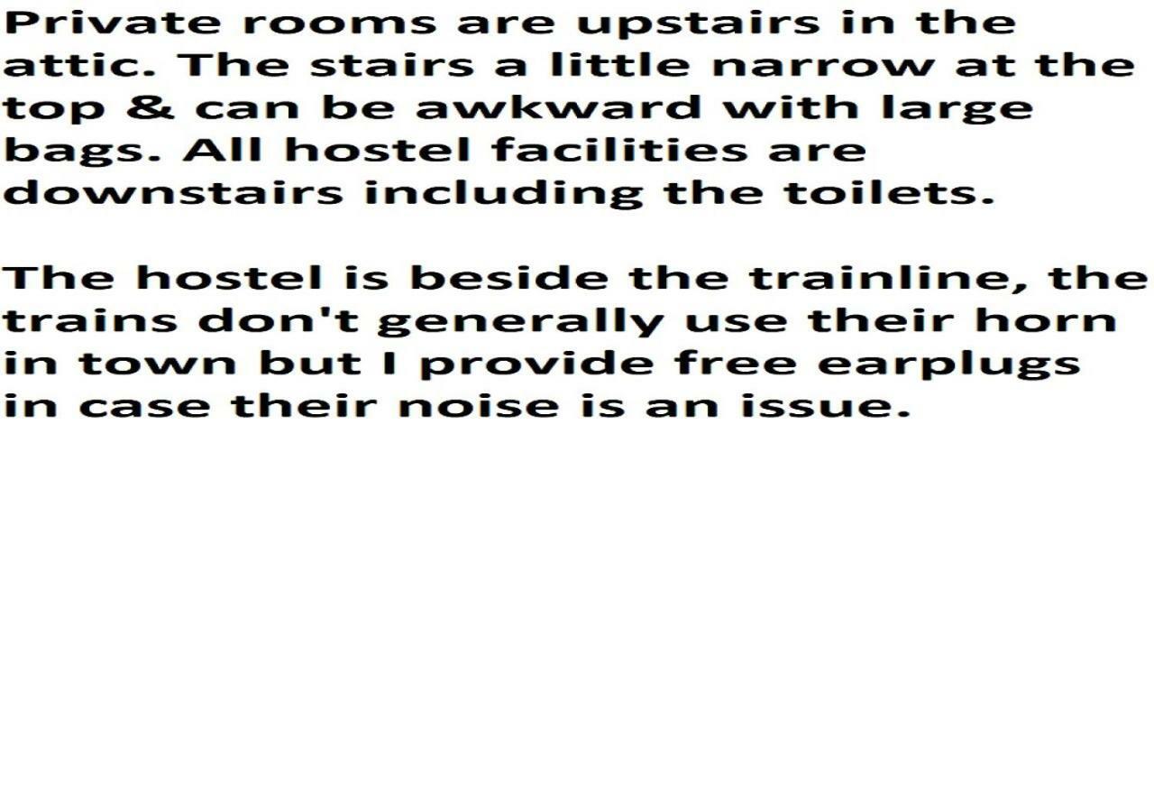 Kicking Horse Backpacker Hostel 골든 외부 사진